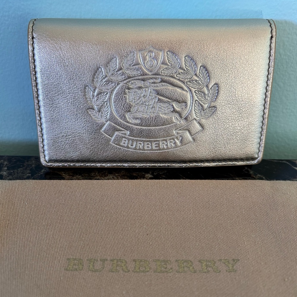NWT! Sale! Saville Burberry Crest Embossed Smooth Leather Gold Metallic Wallet - Picture 3 of 16